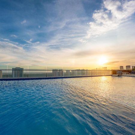 فندق جي اتش ال كولكشن بارانكويلا المظهر الخارجي الصورة Infinity pool at the rooftop of the hotel