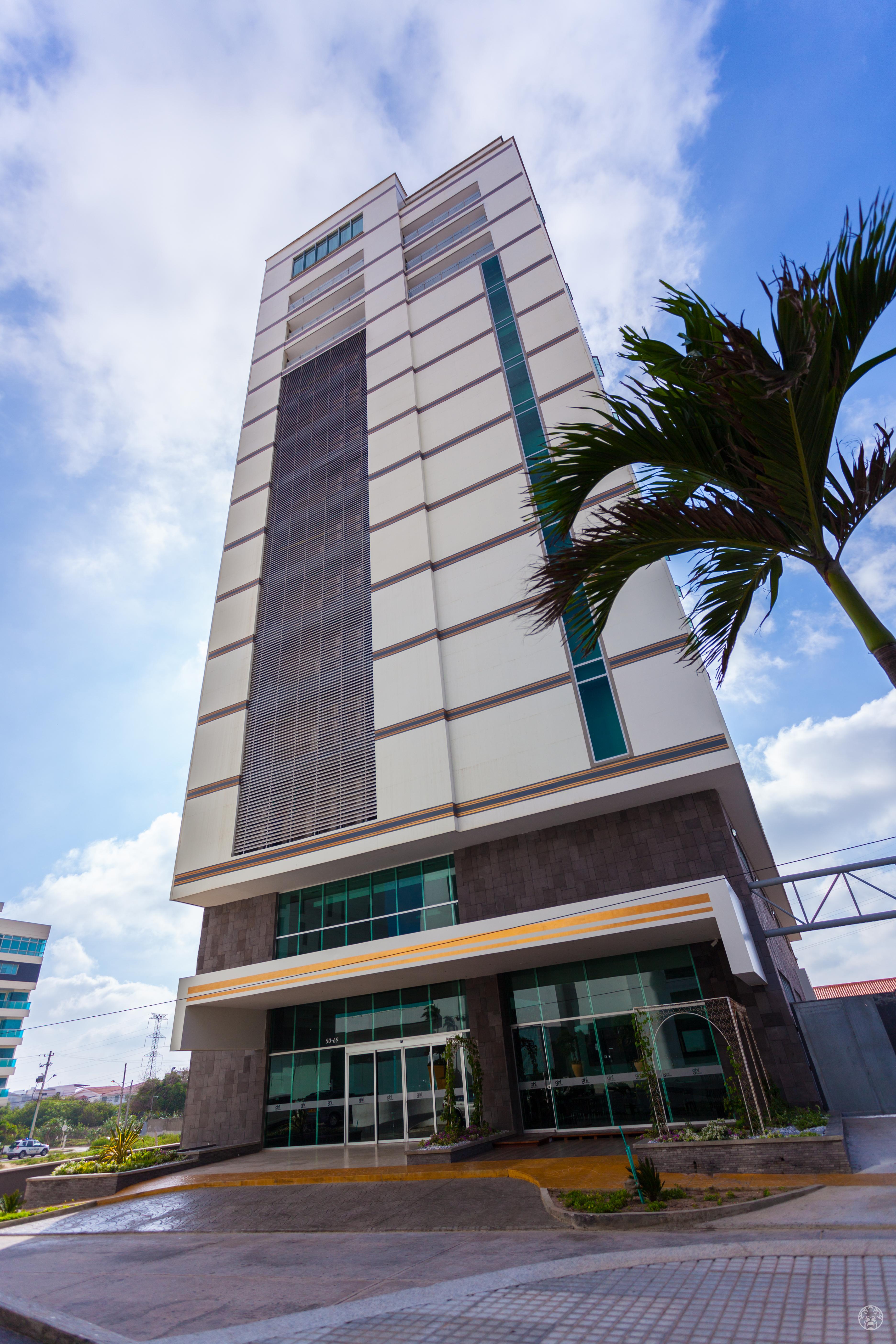 فندق جي اتش ال كولكشن بارانكويلا المظهر الخارجي الصورة The 10-storey tower of the National Museum of Natural History