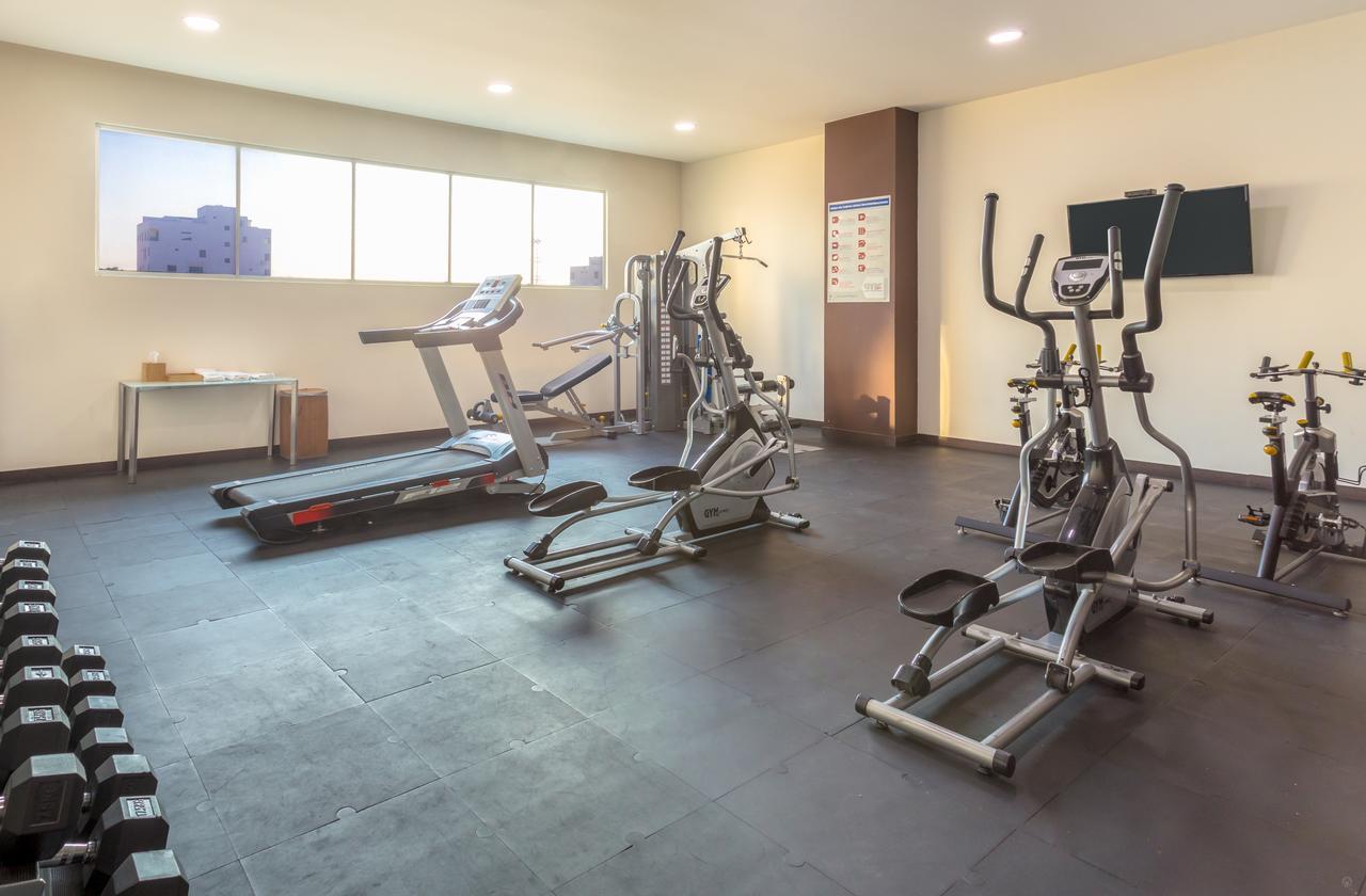 فندق جي اتش ال كولكشن بارانكويلا المظهر الخارجي الصورة A gym at a hotel
